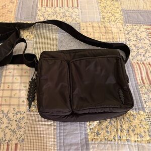 Thacker Feather Escape Organizer